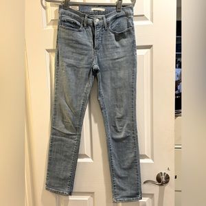 Light wash Levi jeans